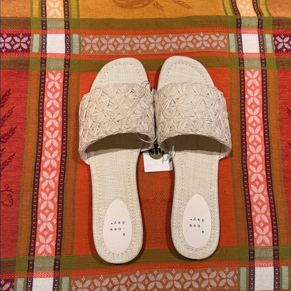 Women's Cream Slide Sandals sz 11 NWT